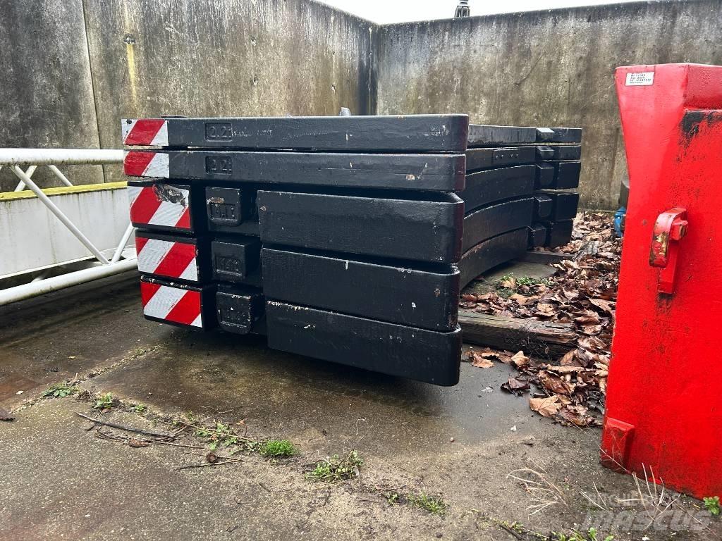 Grove GMK 4100 L Univerzální terénní jeřáby