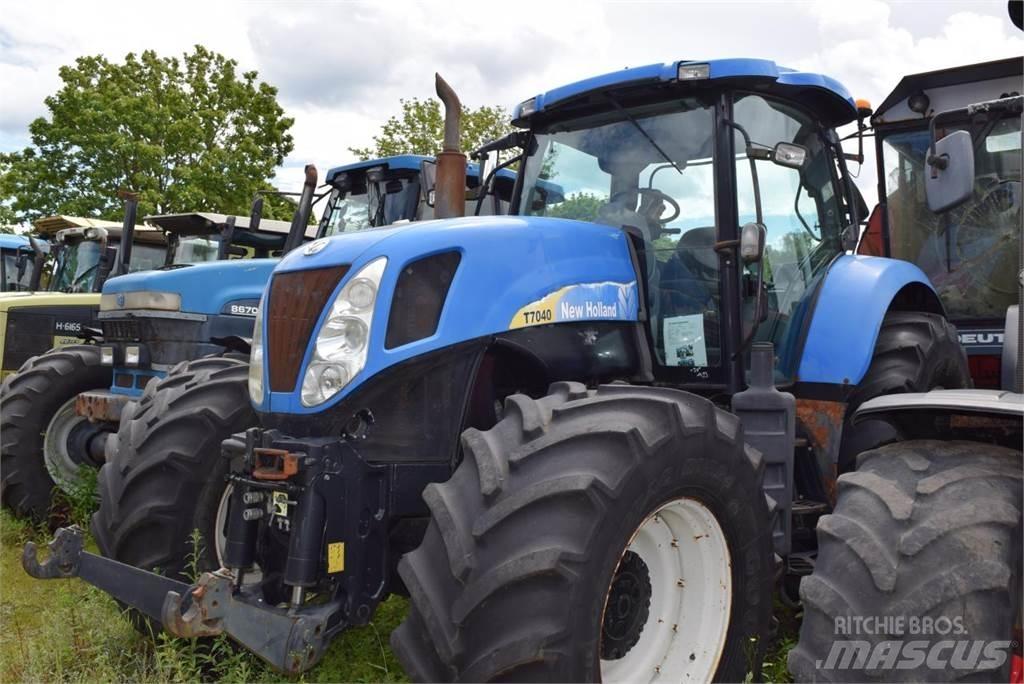 New Holland T 7040 Traktory