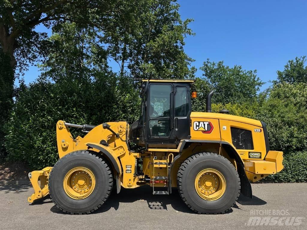 CAT 938 Kolové nakladače