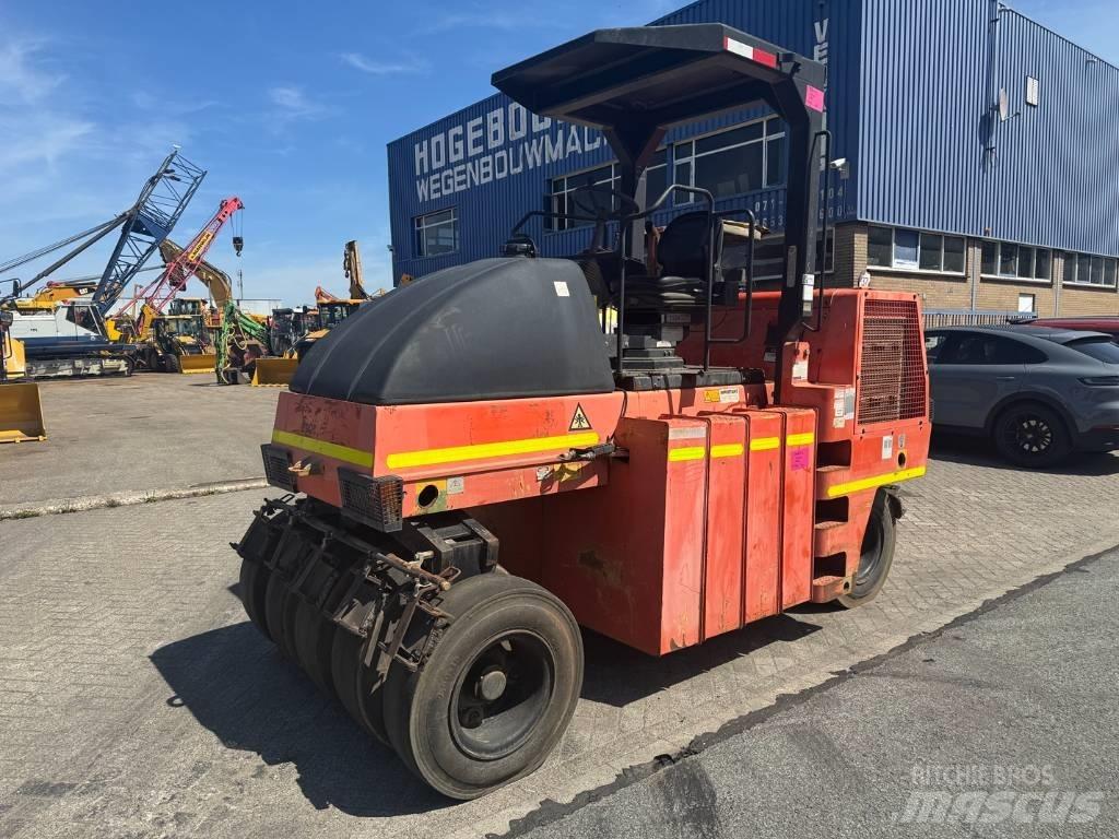 Dynapac CP 142 Pneumatikové válce