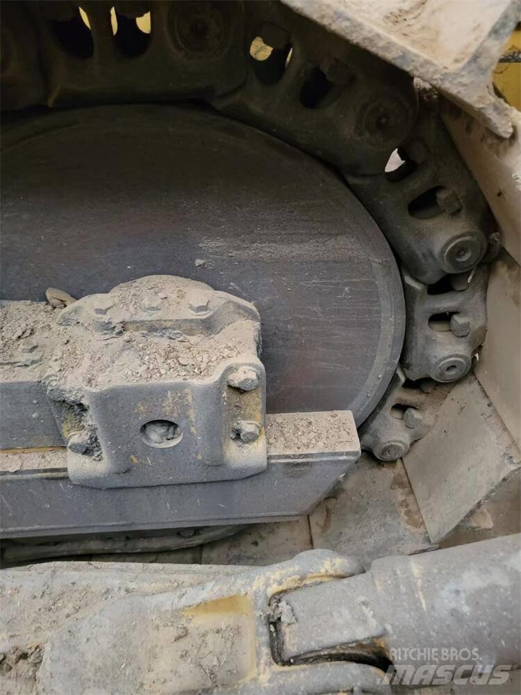 CAT D7G2 Pásové dozery