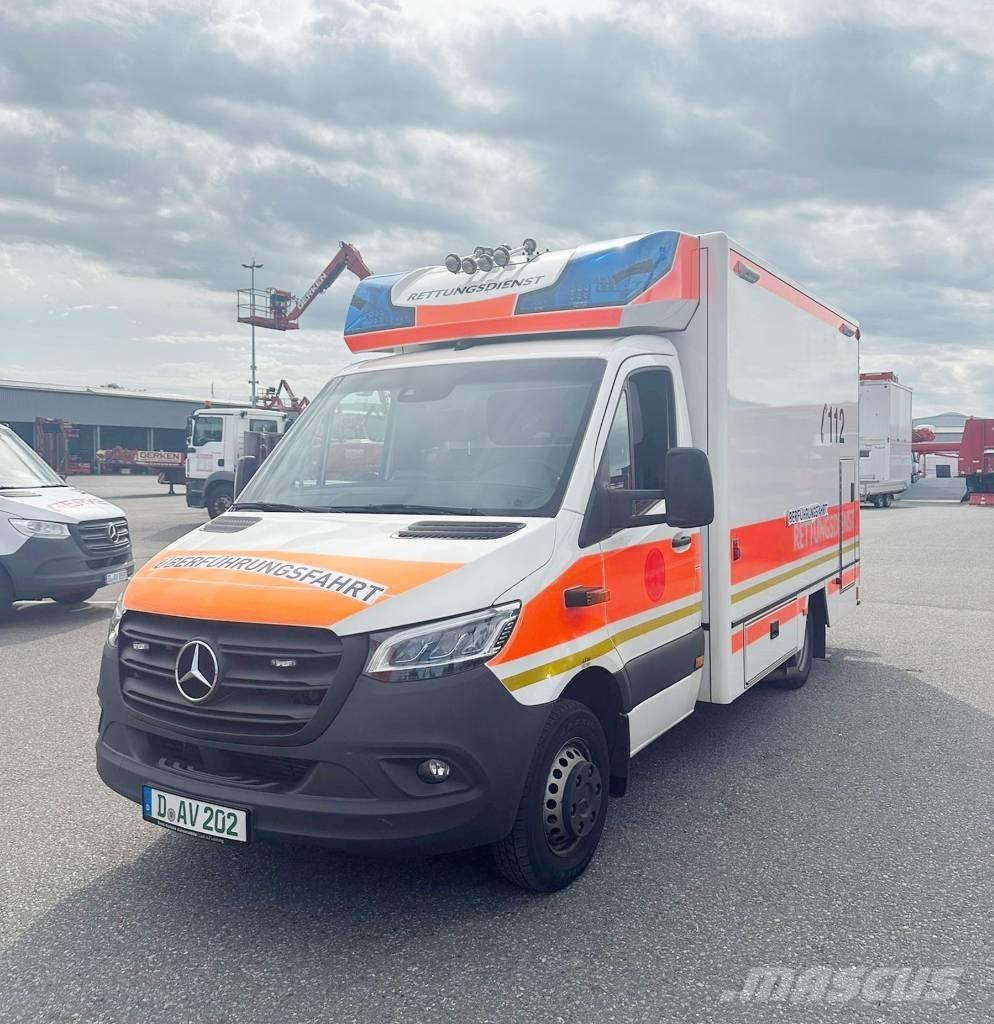 Mercedes-Benz 100 D Ambulance