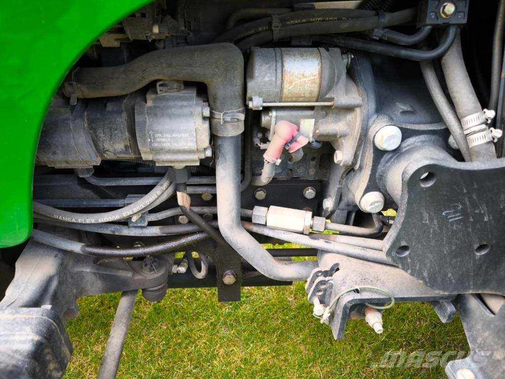 John Deere 3720 Kompaktní traktory