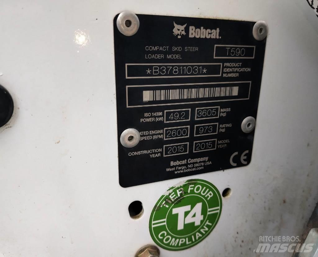 Bobcat T 590 Smykem řízené nakladače