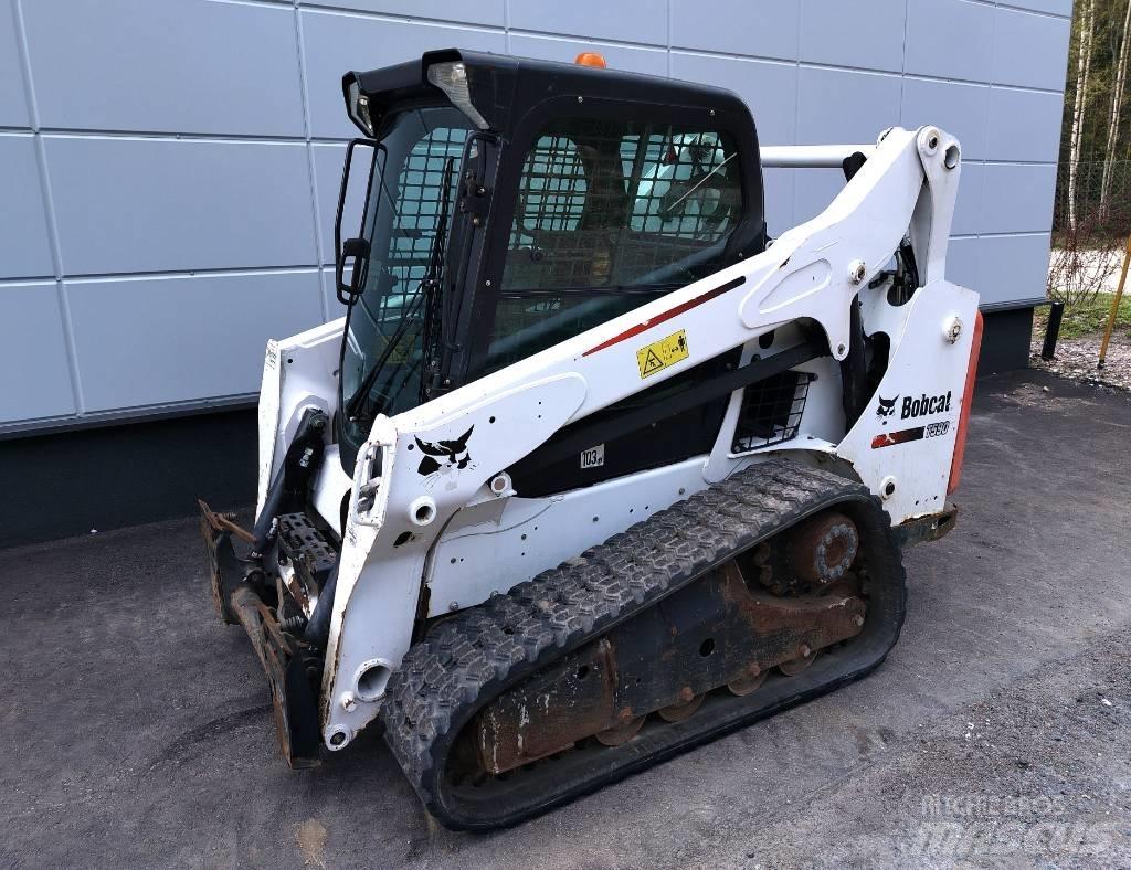Bobcat T 590 Smykem řízené nakladače