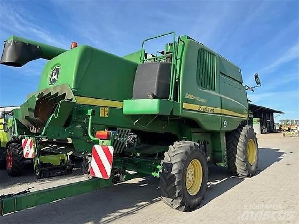John Deere W550 Sklízecí mlátičky
