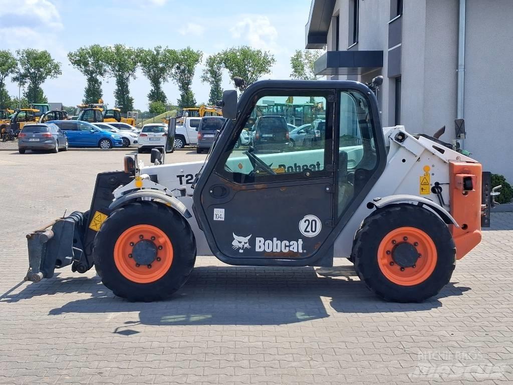 Bobcat T 2250 Teleskopické manipulátory