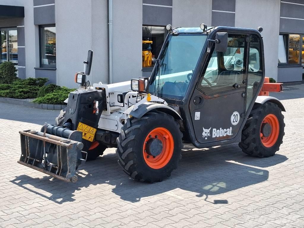 Bobcat T 2250 Teleskopické manipulátory