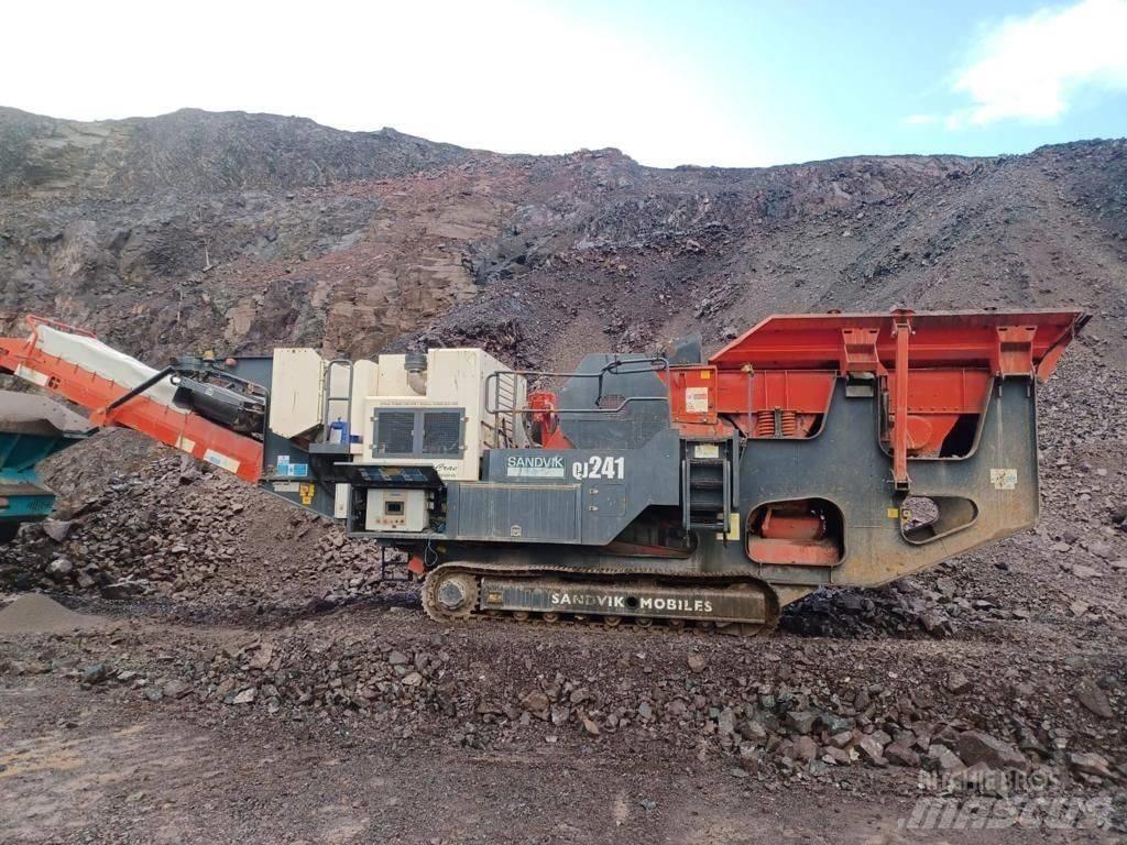Sandvik QJ241 Mobilní drtiče