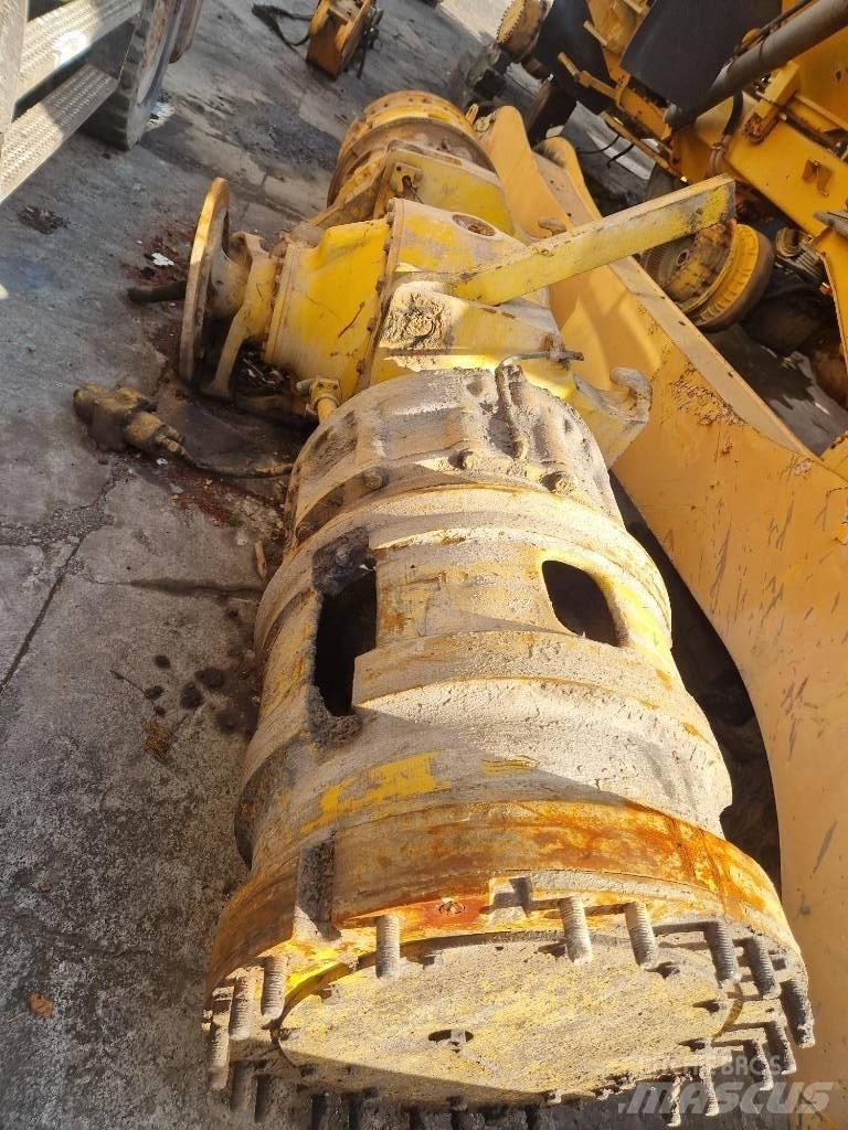 Komatsu KWA 055HD-4 Nápravy
