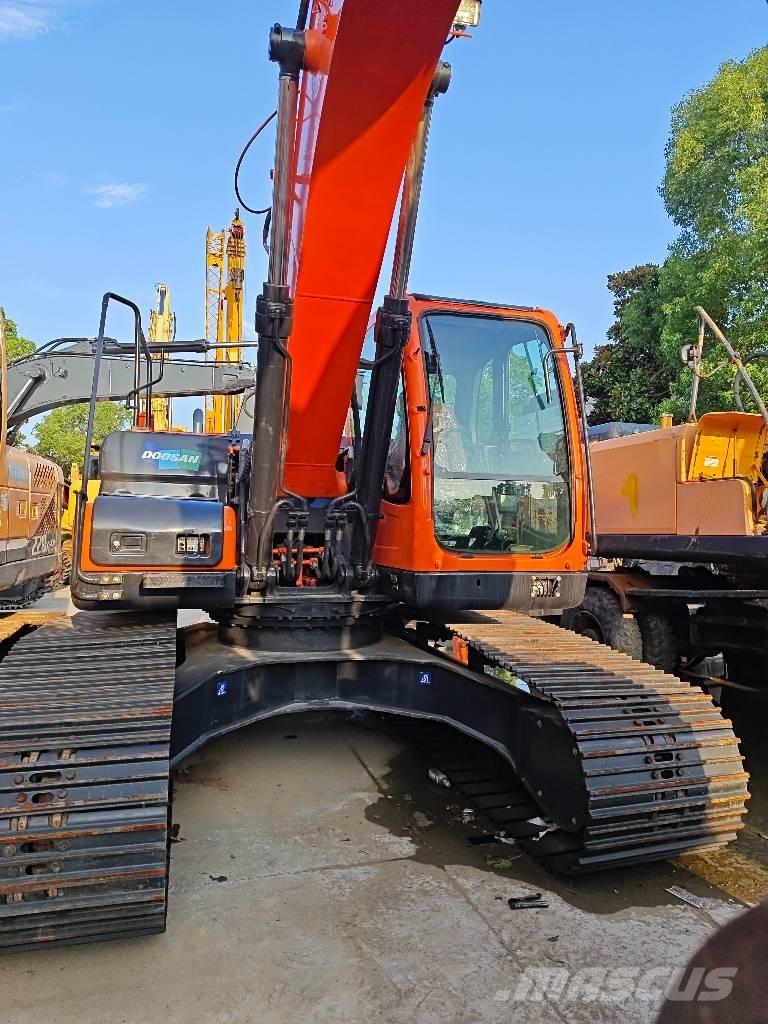Doosan DX225LC-9C Pásová rýpadla