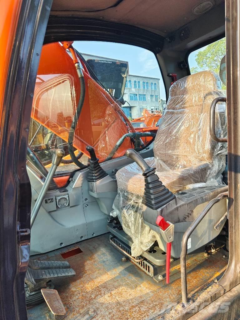 Doosan DX225LC-9C Pásová rýpadla