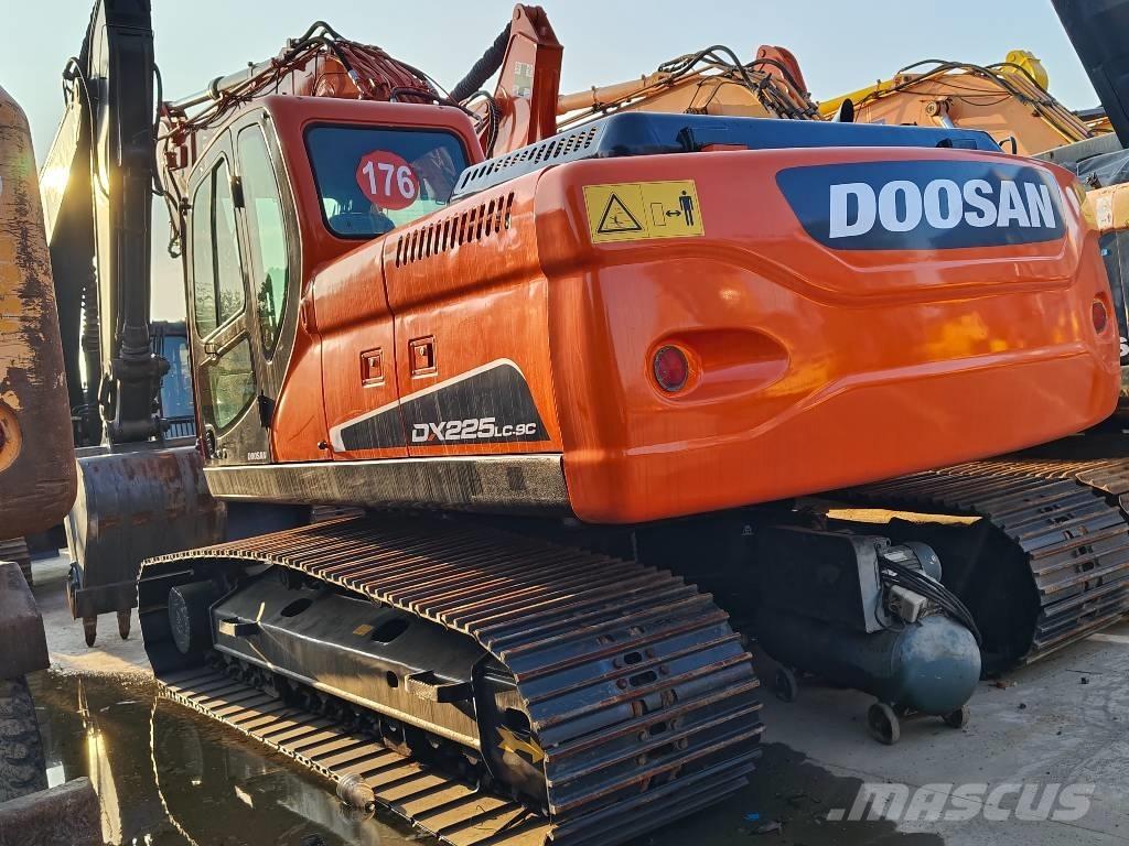 Doosan DX225LC-9C Pásová rýpadla
