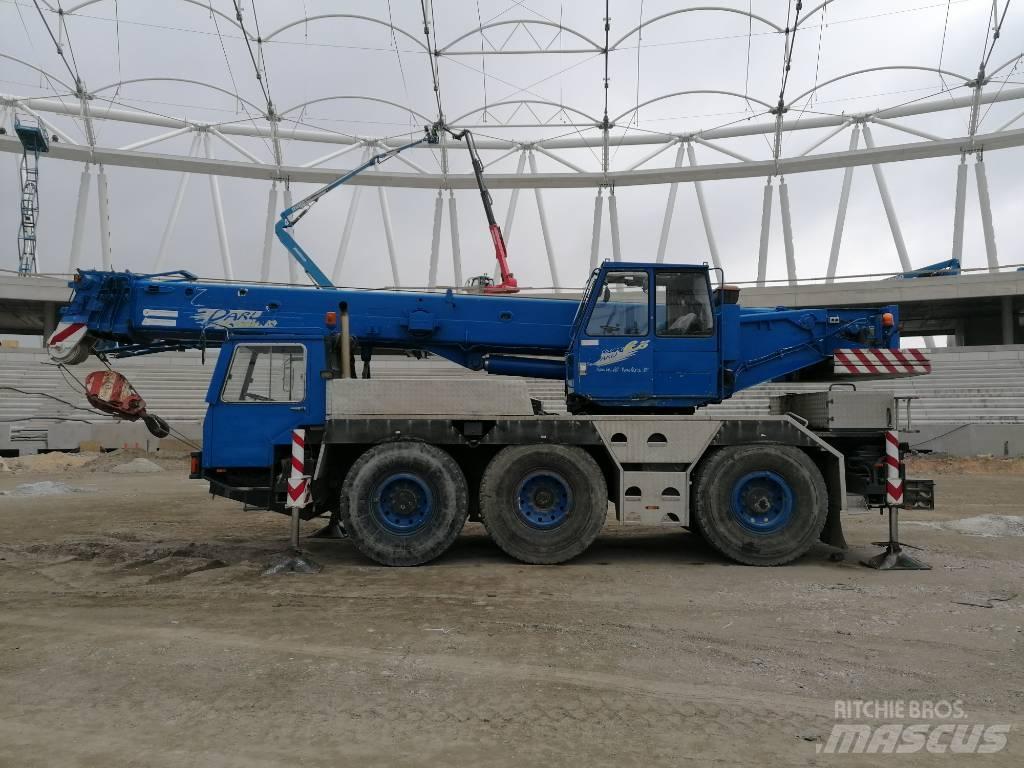 Liebherr LTM 1035 Univerzální terénní jeřáby