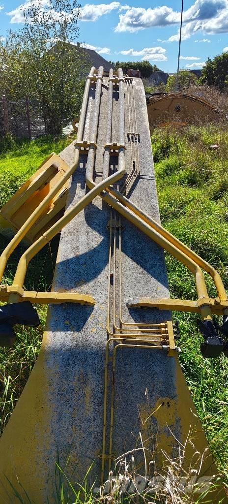 Komatsu PC 600-7K Výložníky a lžíce