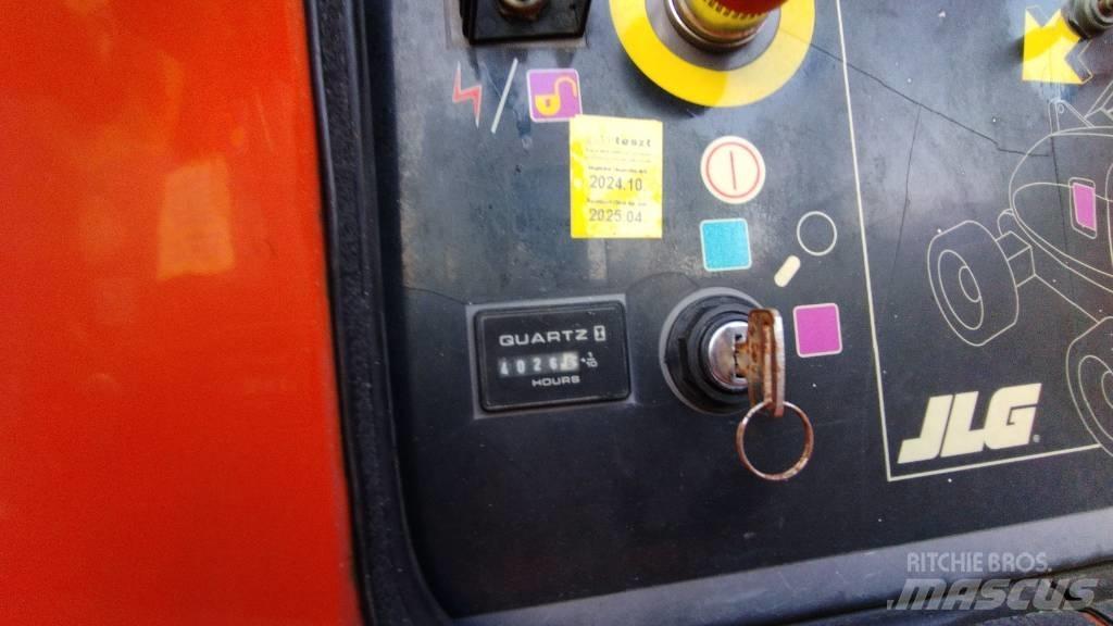 JLG 800 AJ Kloubové plošiny