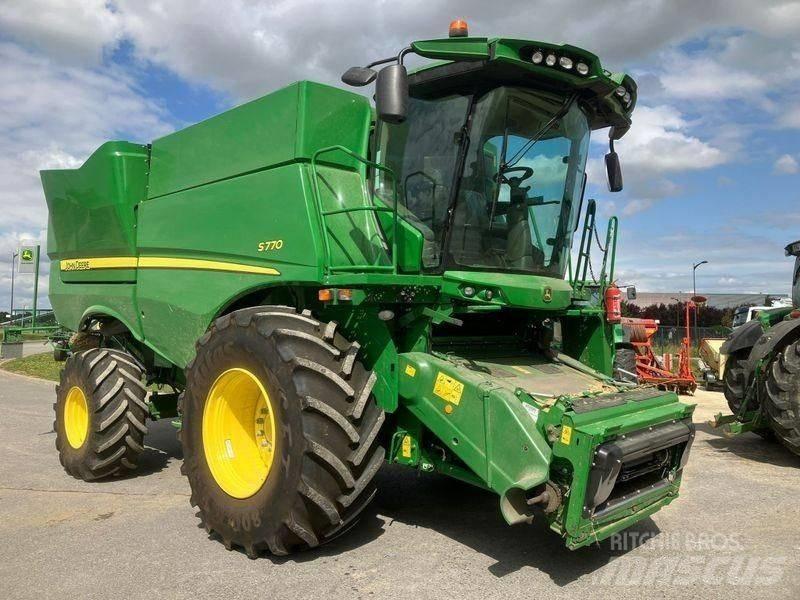 John Deere S770 Sklízecí mlátičky