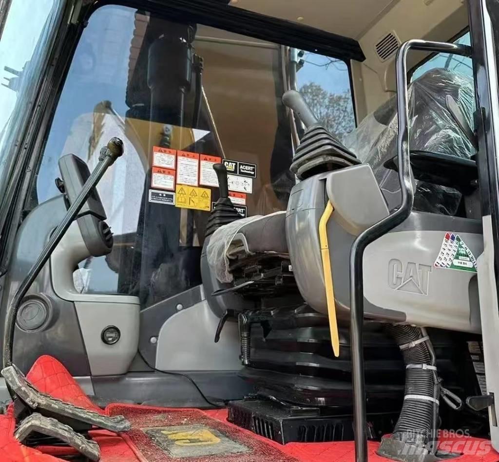 CAT 320 D Pásová rýpadla