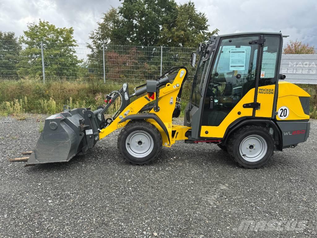 Wacker Neuson WL 250 Kolové nakladače