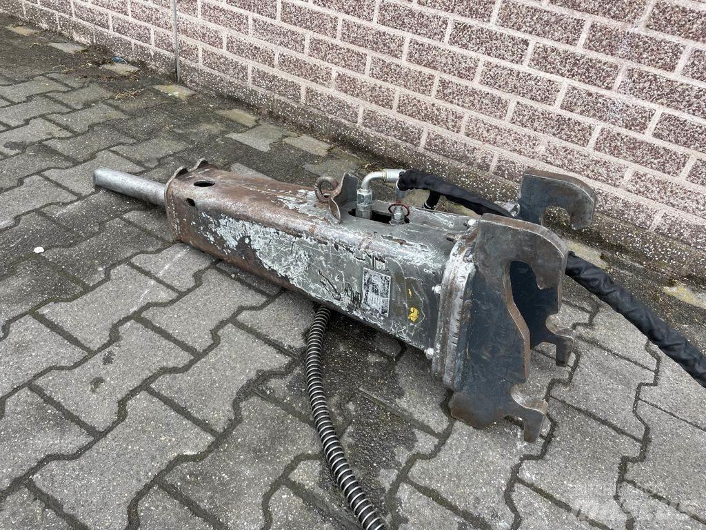 Gehl GS35 Bourací kladiva / Sbíječky