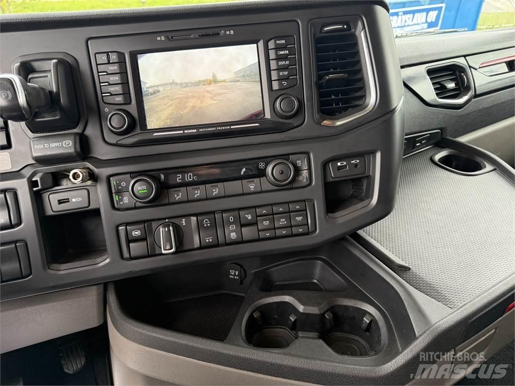 Scania R650 6X2 Hákový nosič kontejnerů