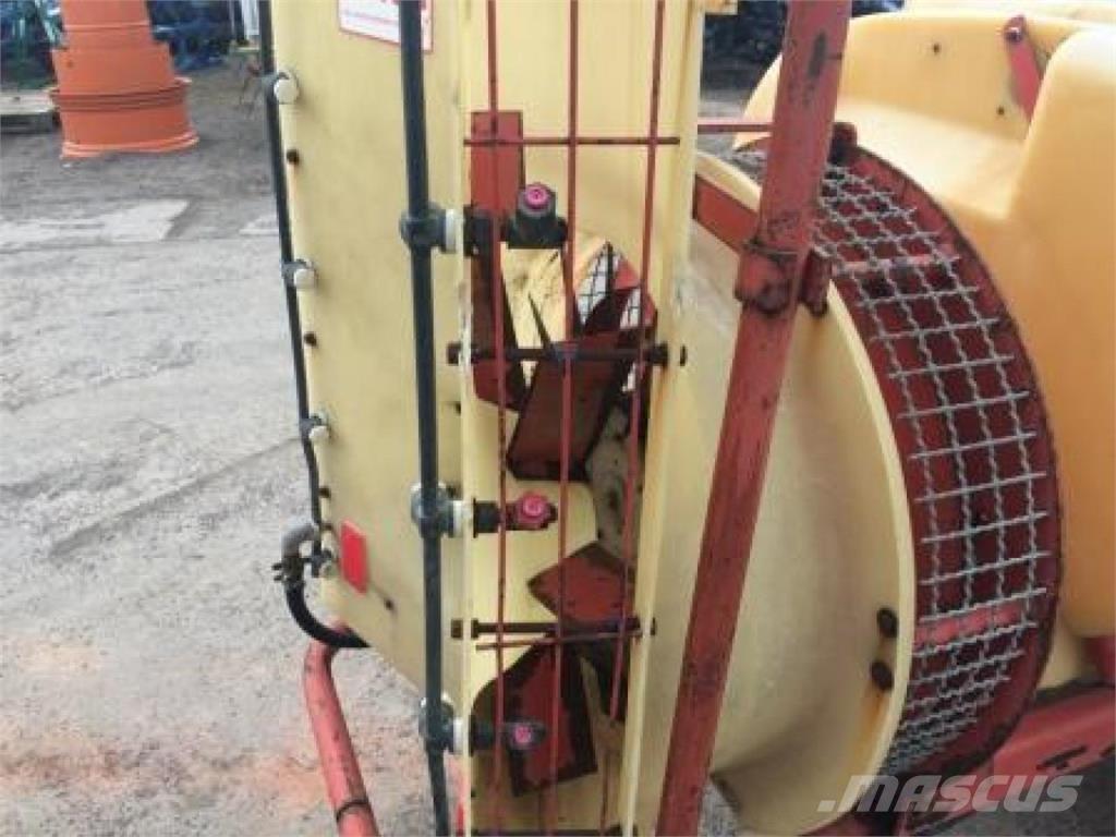 Holder NI 1000 Tažené postřikovače