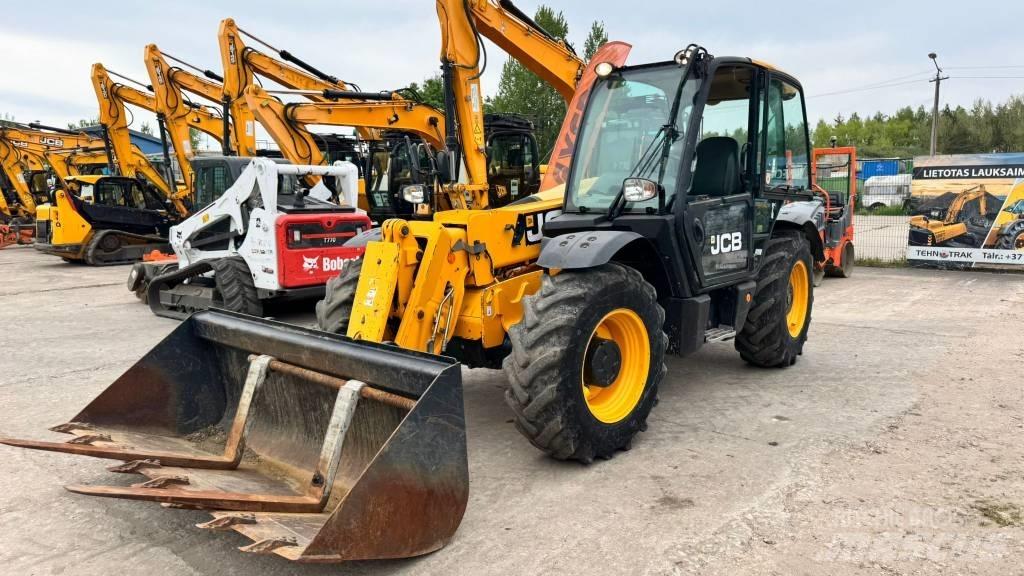 JCB 531-70 Teleskopické kolové nakladače