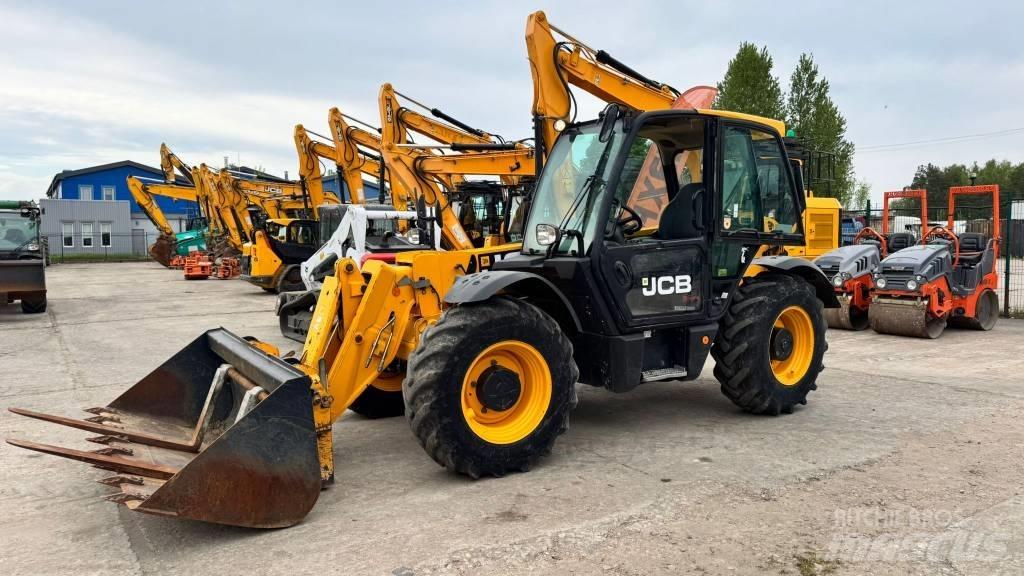 JCB 531-70 Teleskopické kolové nakladače