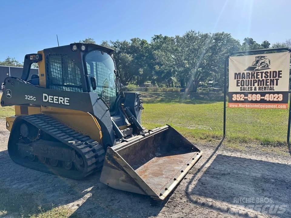 John Deere 325G Smykem řízené nakladače
