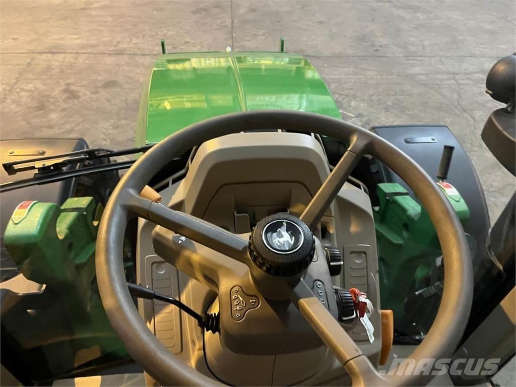 John Deere 6100M Traktory