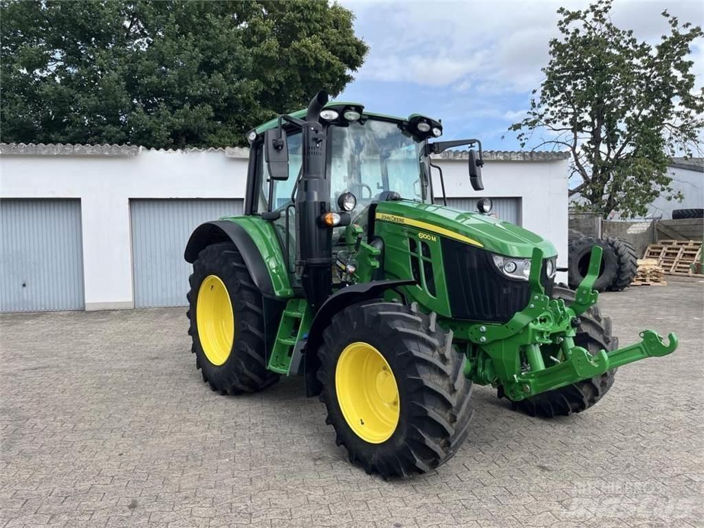 John Deere 6100M Traktory