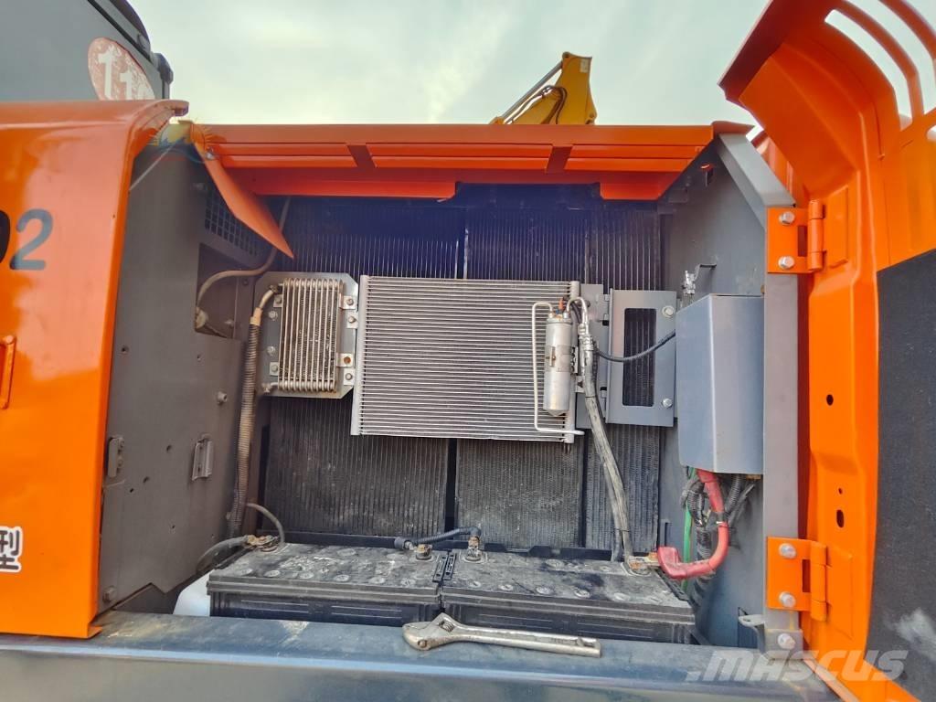 Hitachi ZX 210 Pásová rýpadla