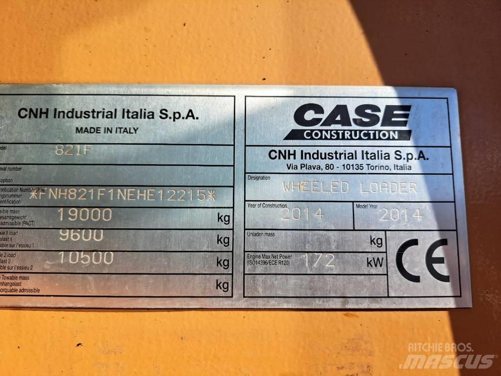 CASE 821 F Kolové nakladače
