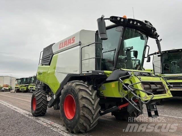 CLAAS TRION 750 Sklízecí mlátičky
