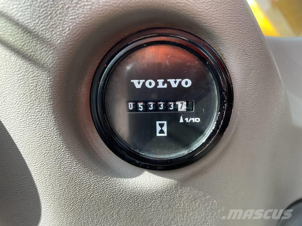 Volvo ECR 235 Pásová rýpadla