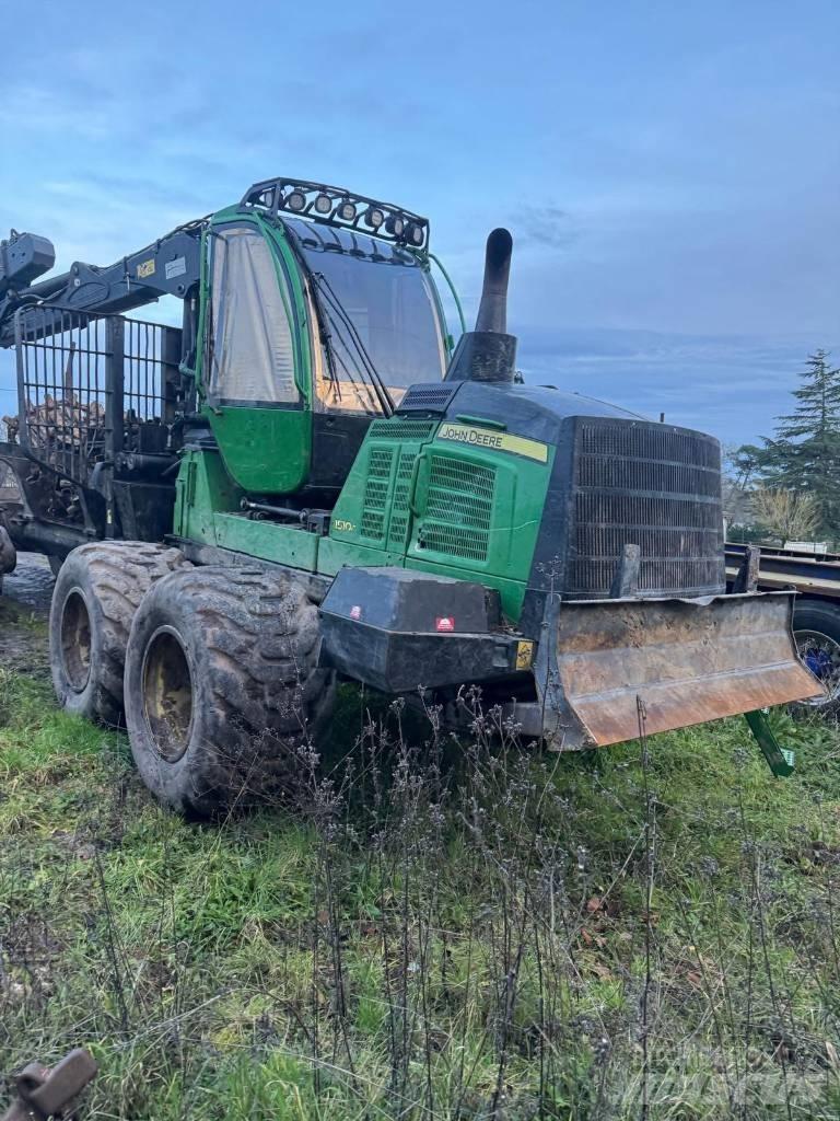 John Deere 1510G Vyvážecí traktory