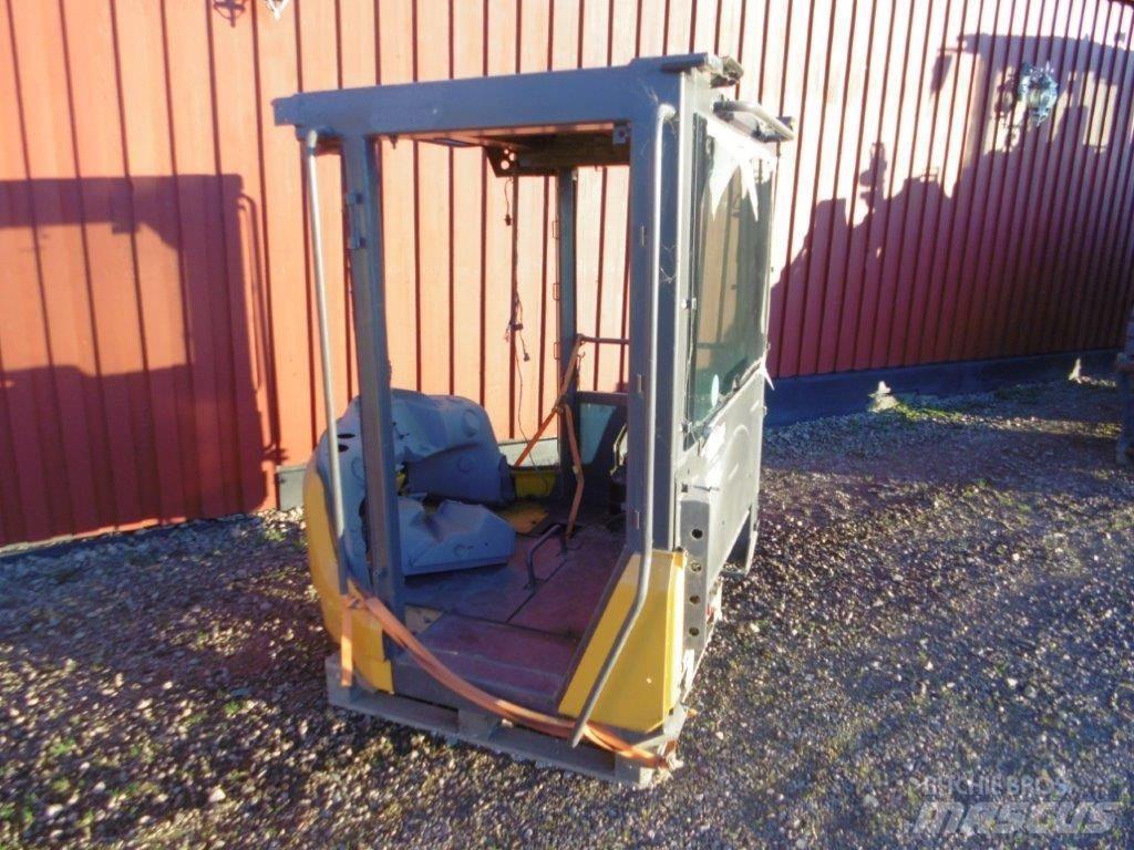  Hytt Volvo L60F Kabiny a interiér