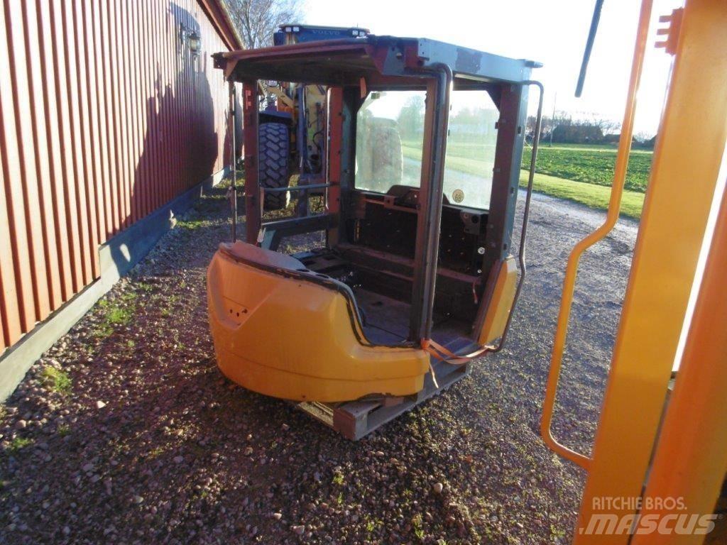  Hytt Volvo L60F Kabiny a interiér