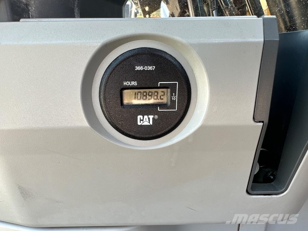 CAT 320FL Pásová rýpadla