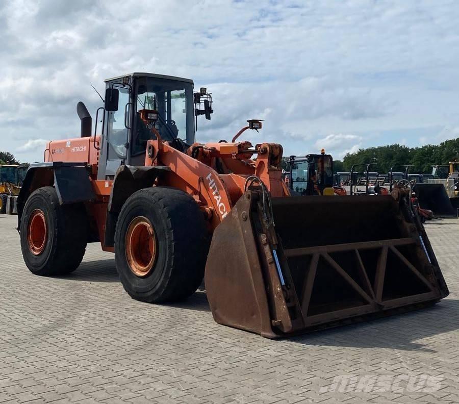 Hitachi LX 210 E Kolové nakladače