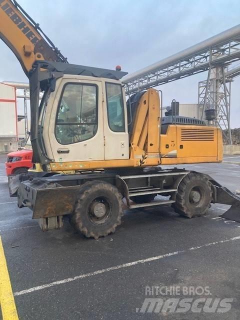 Liebherr 924C-LI Kolová rýpadla