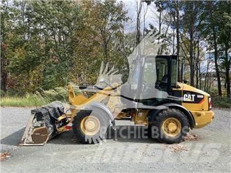 CAT 906M Kolové nakladače