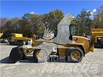 CAT 910 Kolové nakladače