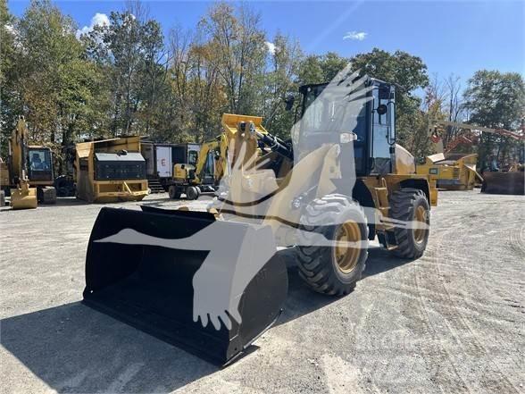 CAT 910 Kolové nakladače