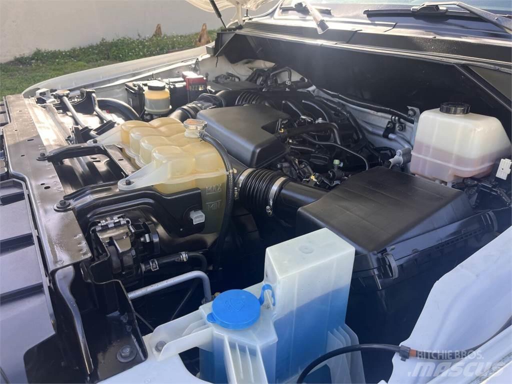 Nissan NV Další