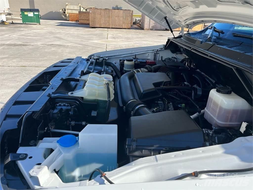Nissan NV Skříňová nástavba