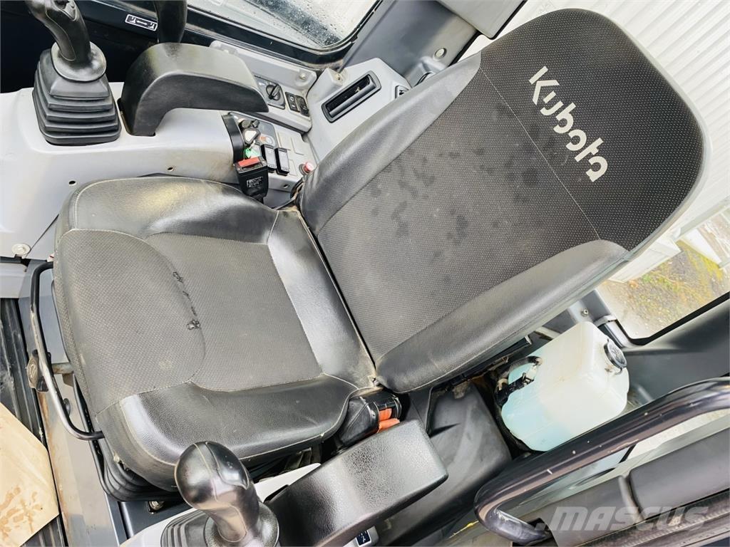 Kubota U48-4 Midi rýpadla 7t - 12t