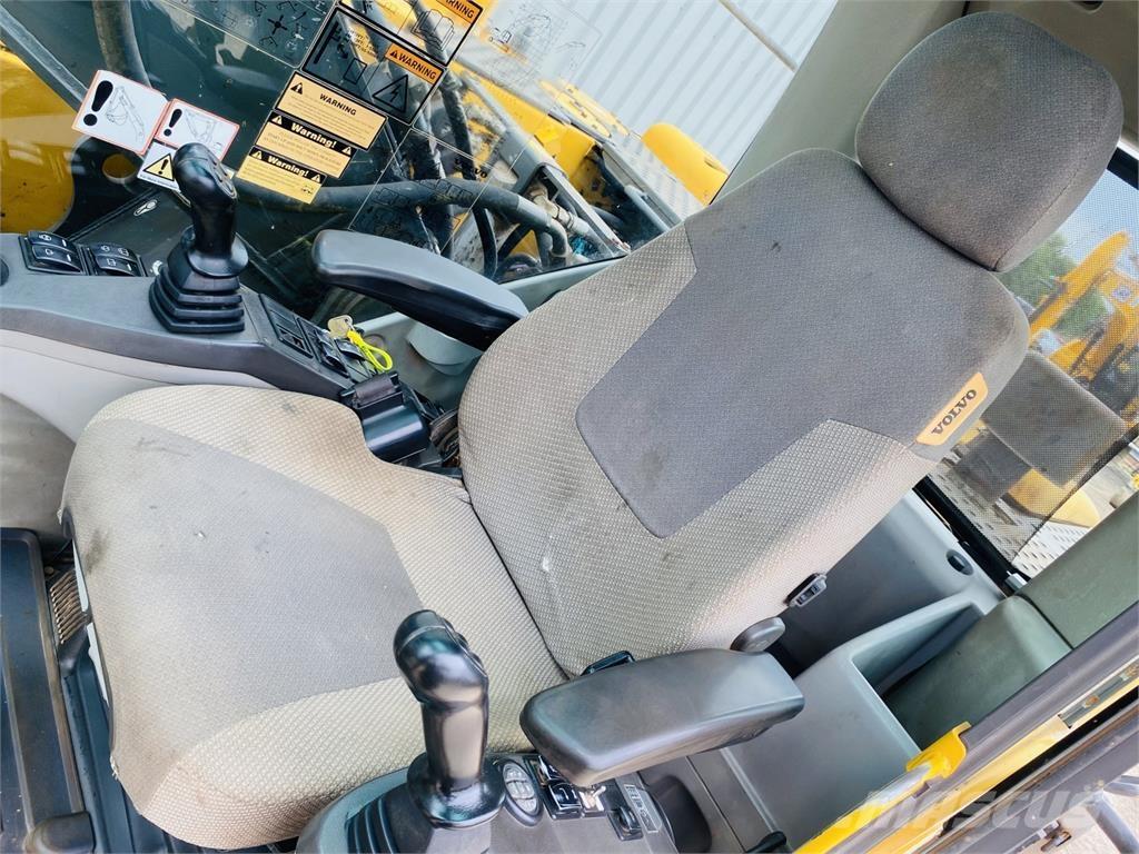 Volvo EC210CL Pásová rýpadla