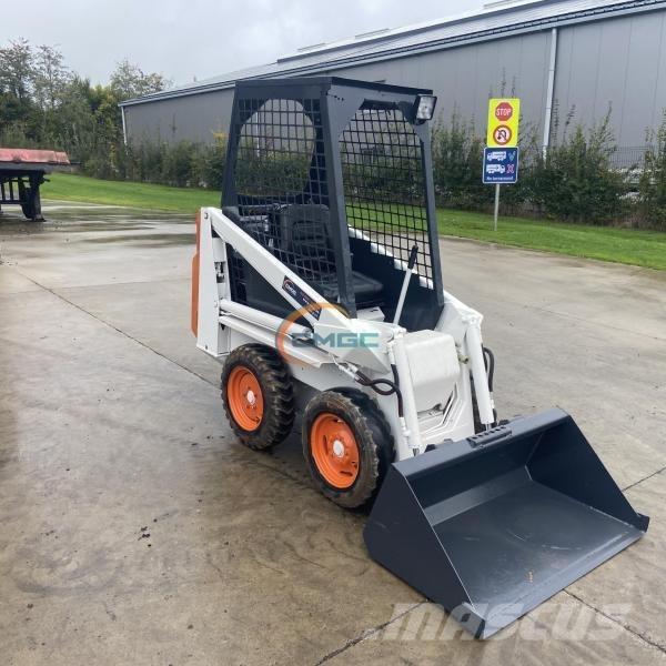 Bobcat 310 Kolové nakladače