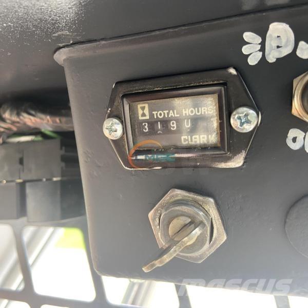 Bobcat 310 Kolové nakladače